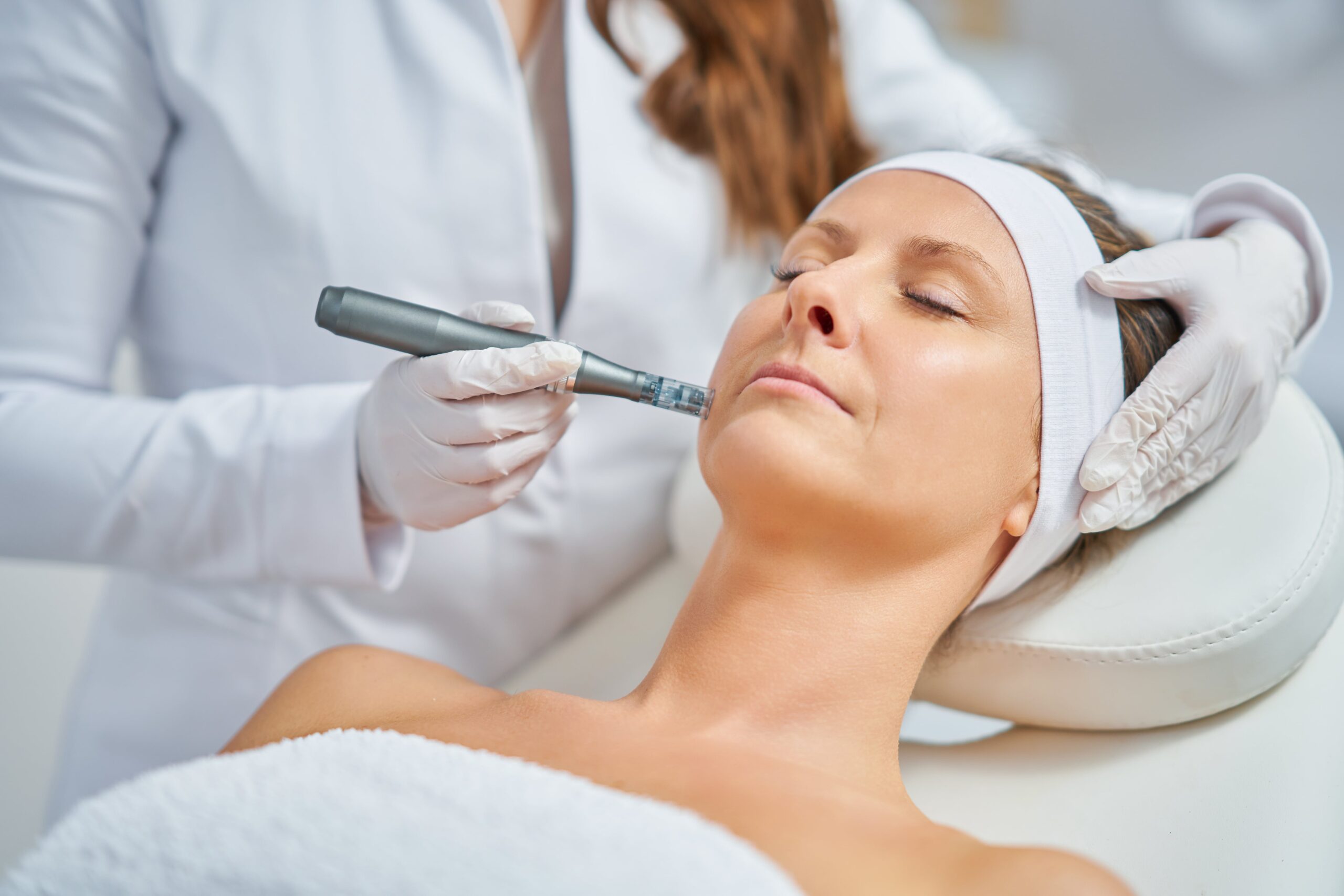 woman-in-a-beauty-salon-having-needle-mesotherapy-2023-11-27-05-29-33-utc-min